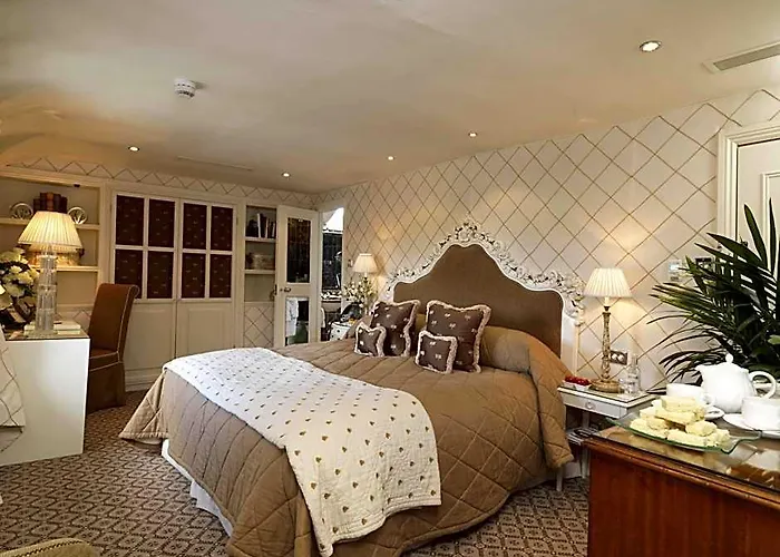 Summer Lodge Country House Hotel