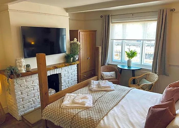 The Riverside Rooms