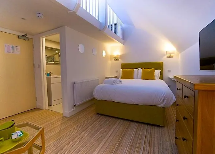 Largigi Rooms Centre Of Lyme Regis Close To The Beach And Town Centre