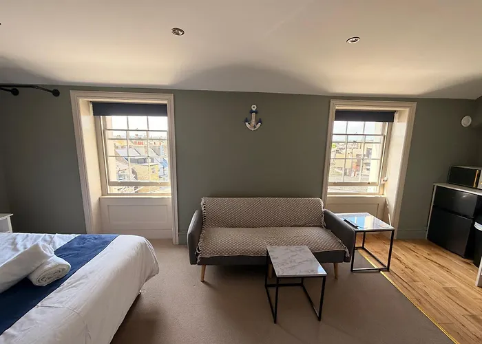 The Royal Harbour Suites - Wellington Crescent