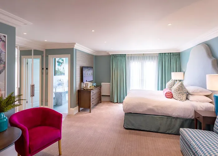 Roslin Beach Hotel