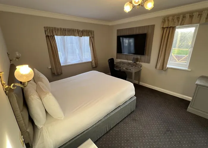 The Pear Tree Inn & Country Hotel