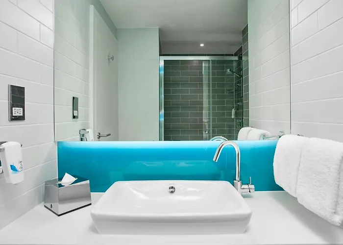 Holiday Inn Express Belfast City By Ihg