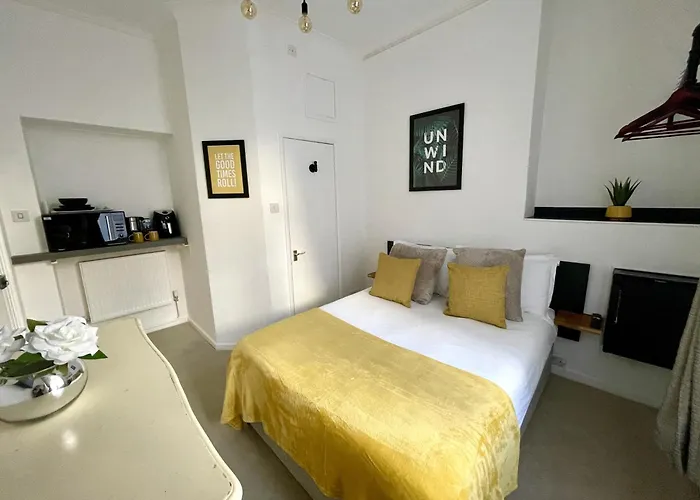 Blue Skye Guest House 8 Hove