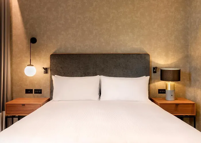 Hilton Woking
