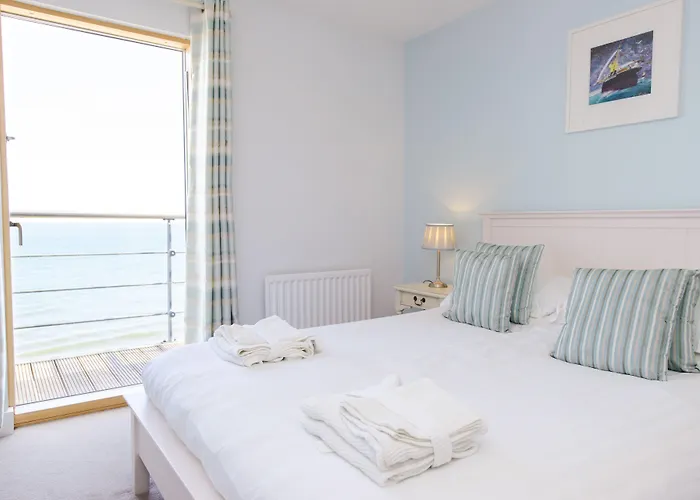 The Sands - Sea Front Apartments Scarborough