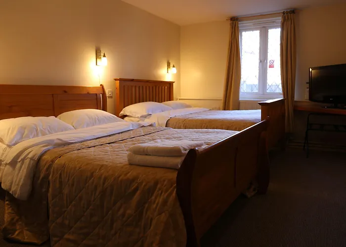 Chequers Inn Hotel