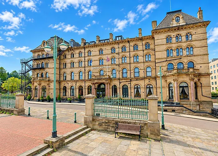The Victoria Hotel, Bradford By Sunday