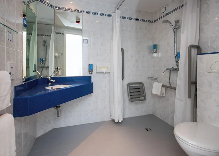 Holiday Inn Express Newport By Ihg