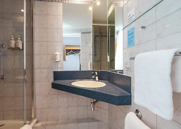 Holiday Inn Express Swindon West By Ihg
