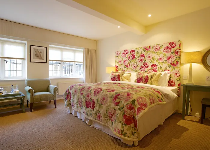 The Hare & Hounds Hotel