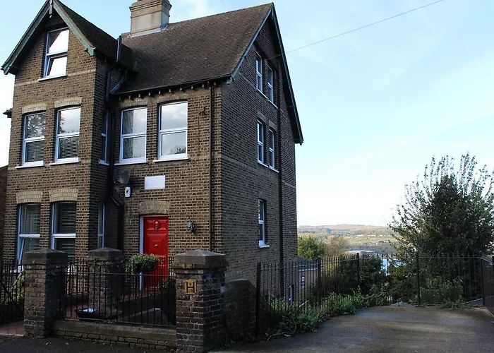 Botleigh Villa