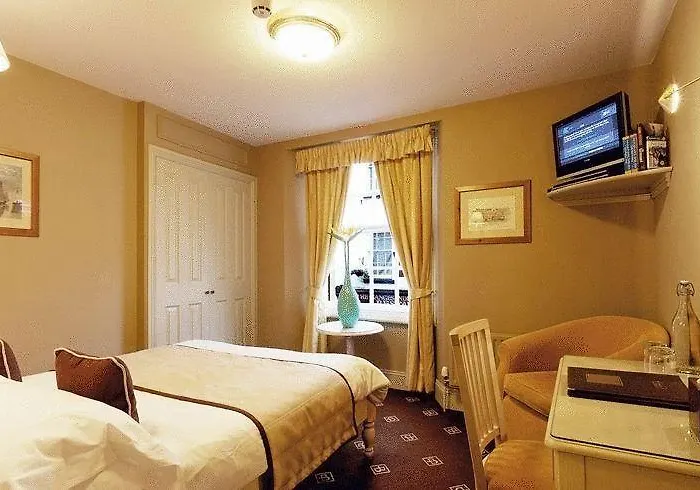 Browns Tavistock