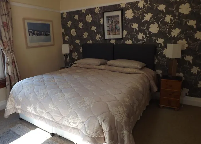 Pitreavie Guest House