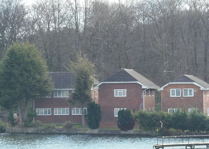 Lakeside Continental Hotel Camberley