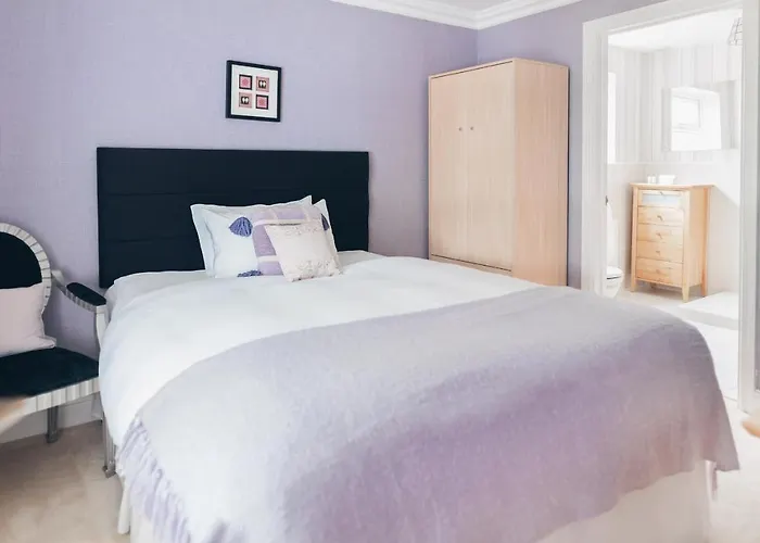 Elizabeth House Hotel