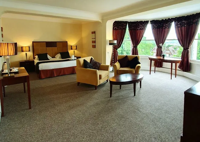 Oyo Clayton Lodge