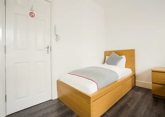 The Broadway Hotel - London Heathrow