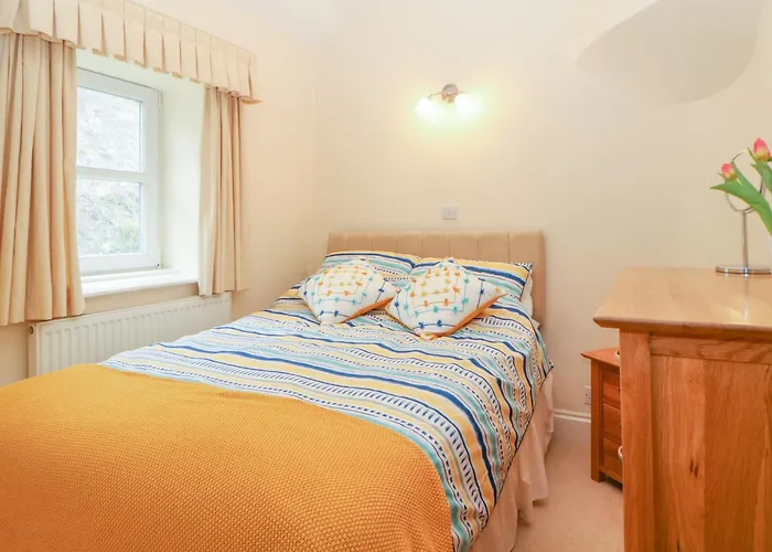 8 Coastguard Cottages